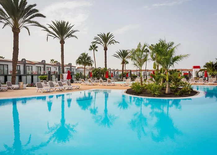 Trip to College Sholeo Lodges Maspalomas
